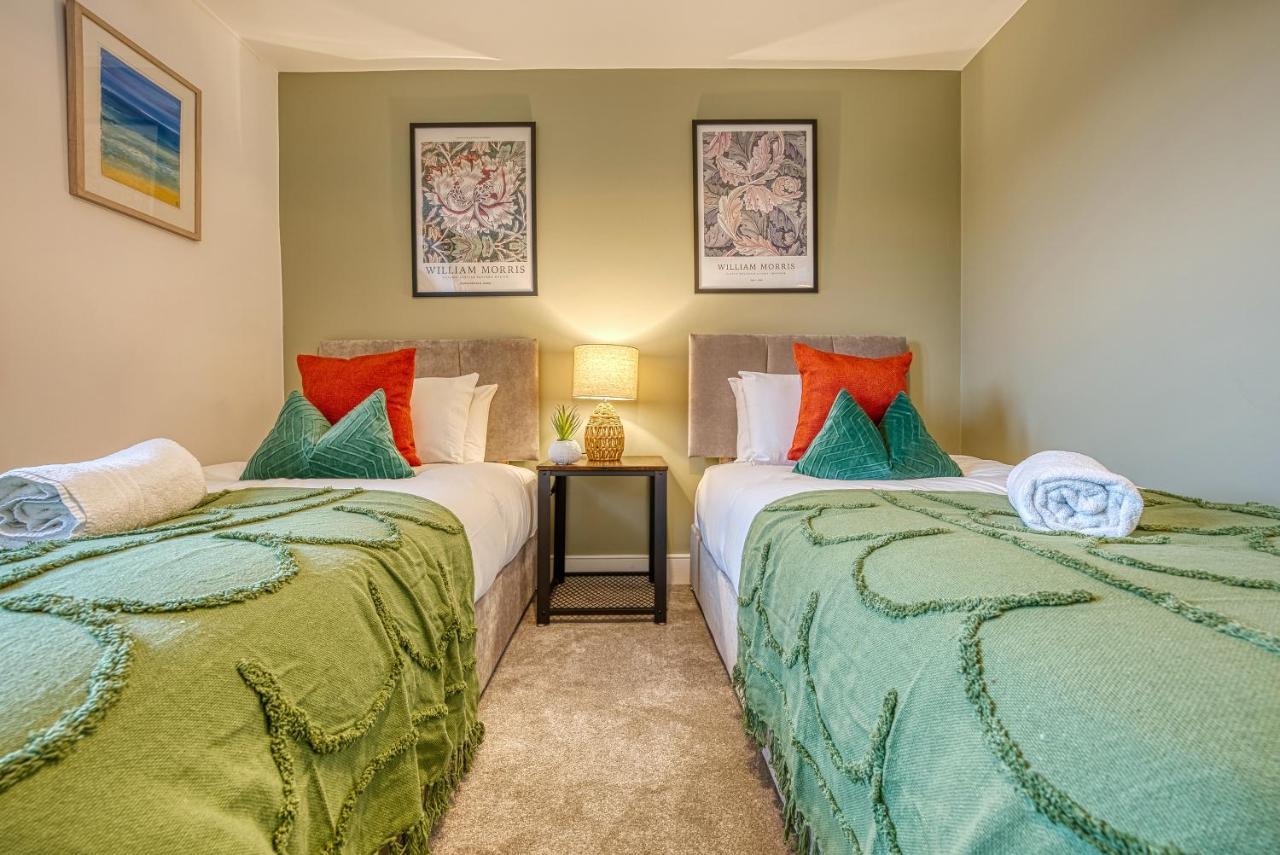 Ashcroft Loft By Timeless Stays - Stunning 3 Bedroom, 2 Bathrooms, Charming Central Apartment Featuring A Balcony Cirencester Luaran gambar