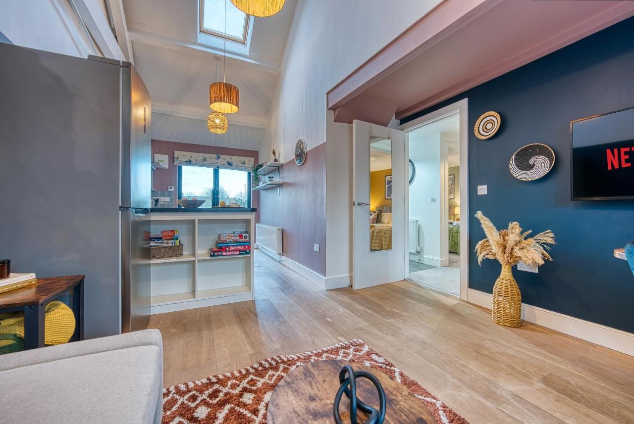 Ashcroft Loft By Timeless Stays - Stunning 3 Bedroom, 2 Bathrooms, Charming Central Apartment Featuring A Balcony Cirencester Luaran gambar