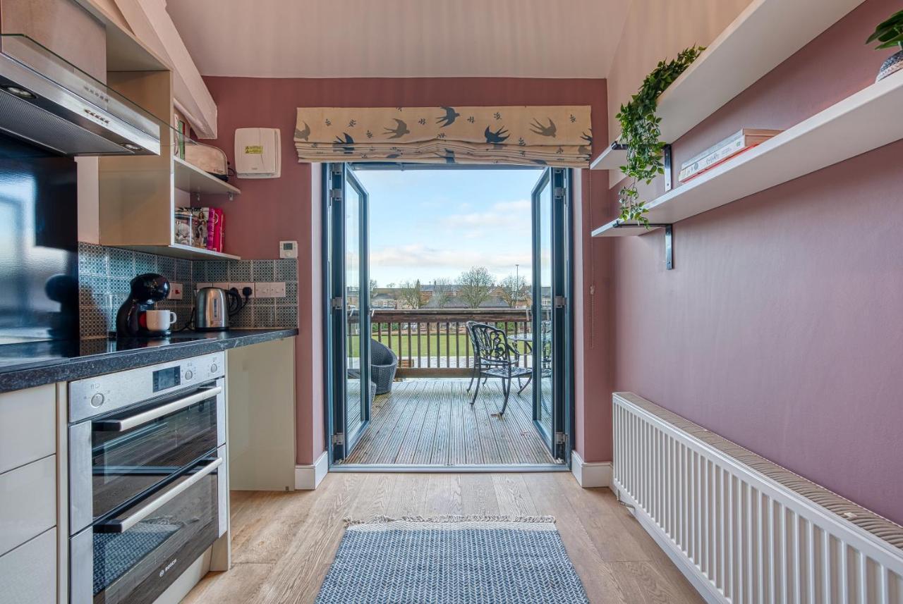 Ashcroft Loft By Timeless Stays - Stunning 3 Bedroom, 2 Bathrooms, Charming Central Apartment Featuring A Balcony Cirencester Luaran gambar