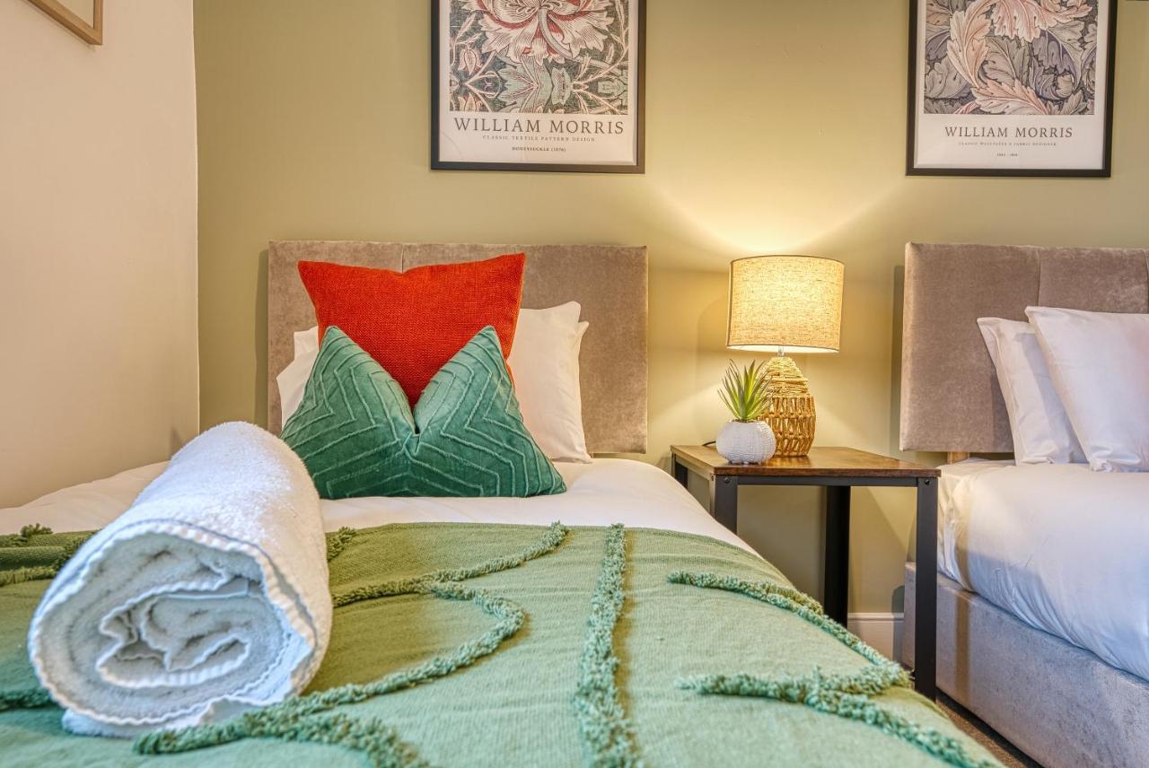 Ashcroft Loft By Timeless Stays - Stunning 3 Bedroom, 2 Bathrooms, Charming Central Apartment Featuring A Balcony Cirencester Luaran gambar