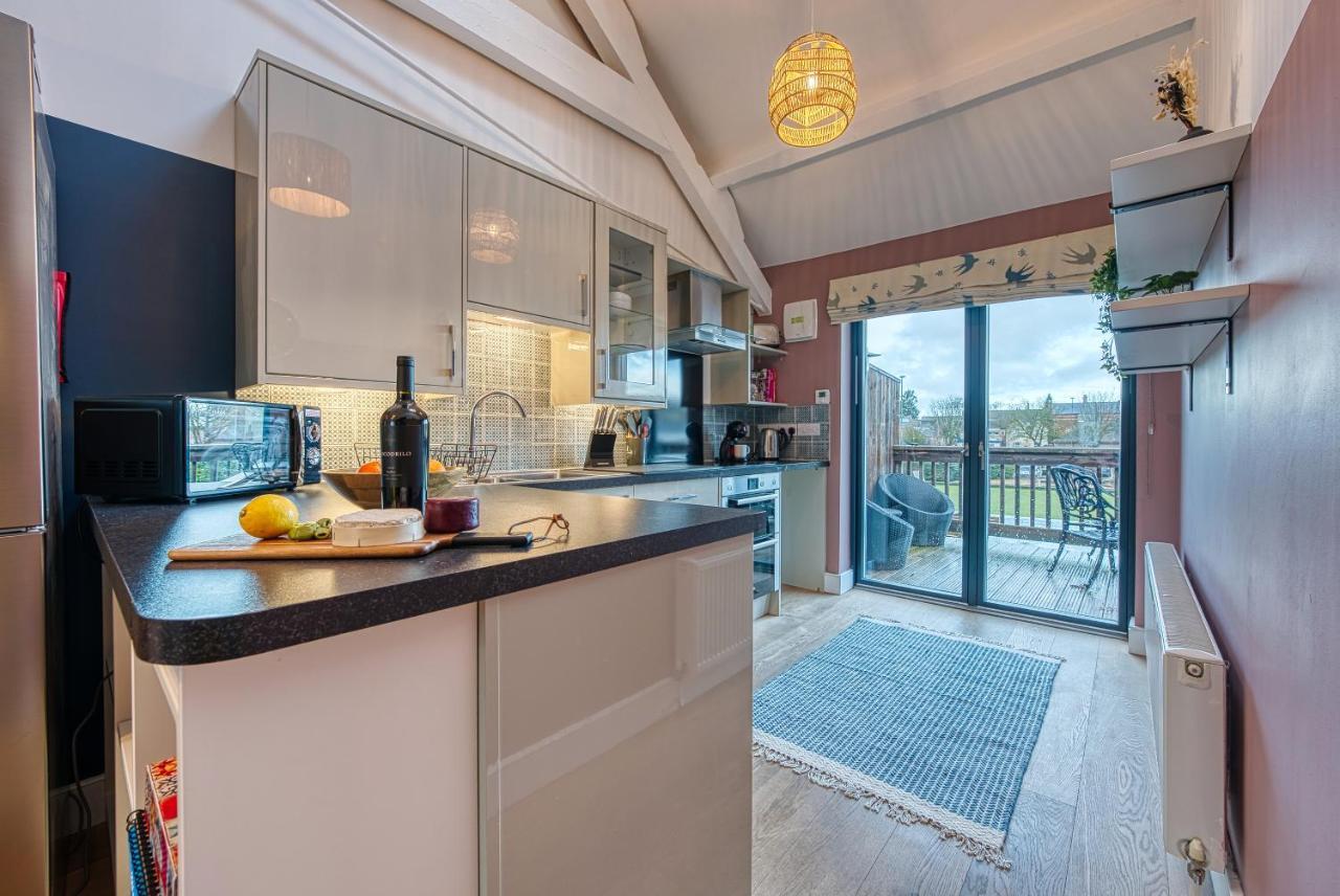 Ashcroft Loft By Timeless Stays - Stunning 3 Bedroom, 2 Bathrooms, Charming Central Apartment Featuring A Balcony Cirencester Luaran gambar
