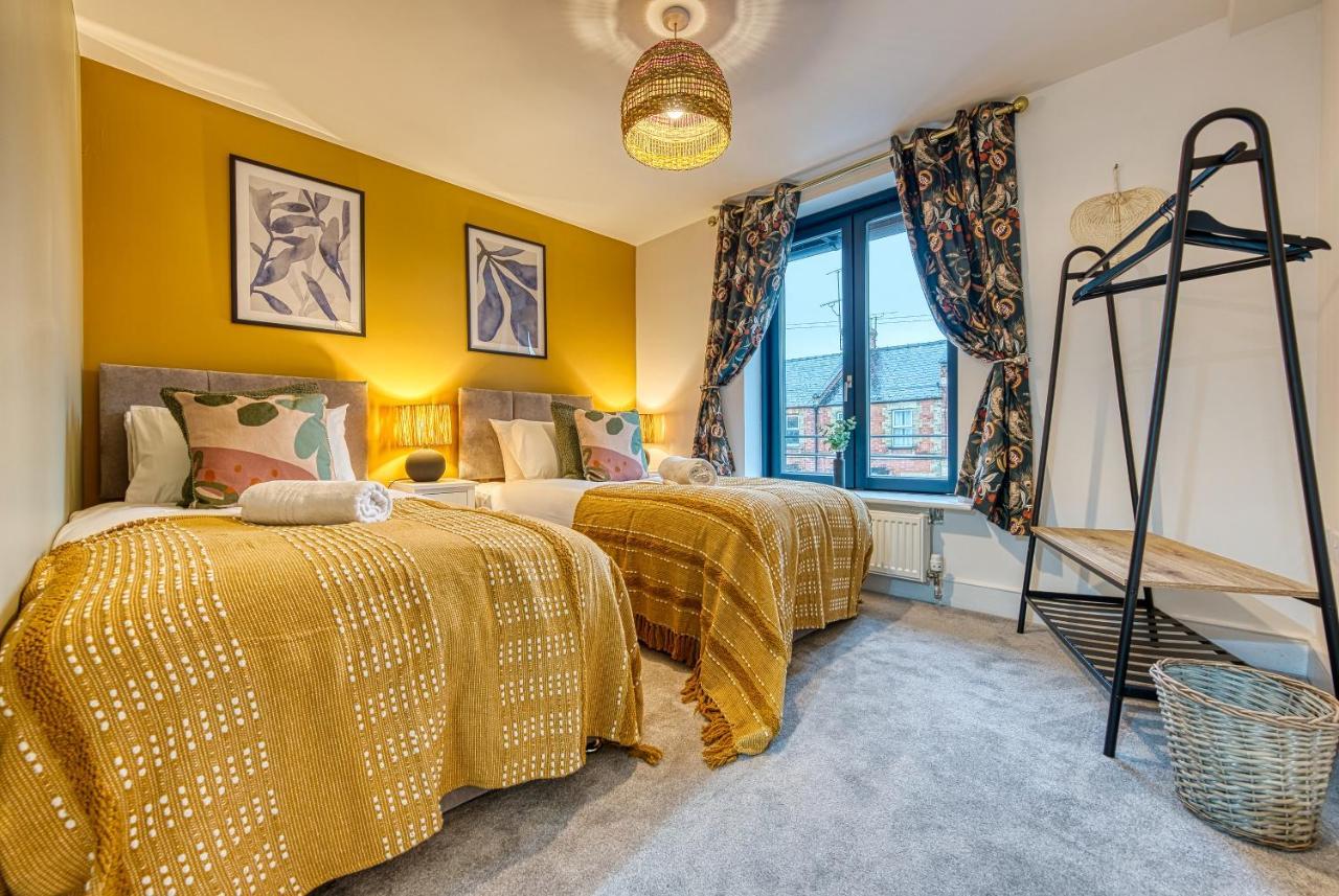 Ashcroft Loft By Timeless Stays - Stunning 3 Bedroom, 2 Bathrooms, Charming Central Apartment Featuring A Balcony Cirencester Luaran gambar