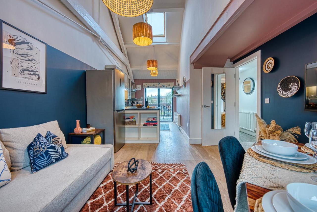 Ashcroft Loft By Timeless Stays - Stunning 3 Bedroom, 2 Bathrooms, Charming Central Apartment Featuring A Balcony Cirencester Luaran gambar
