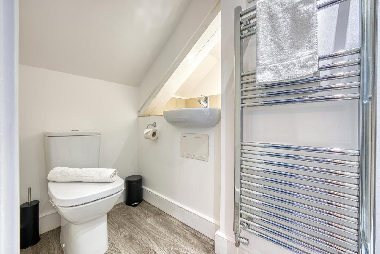 Ashcroft Loft By Timeless Stays - Stunning 3 Bedroom, 2 Bathrooms, Charming Central Apartment Featuring A Balcony Cirencester Luaran gambar