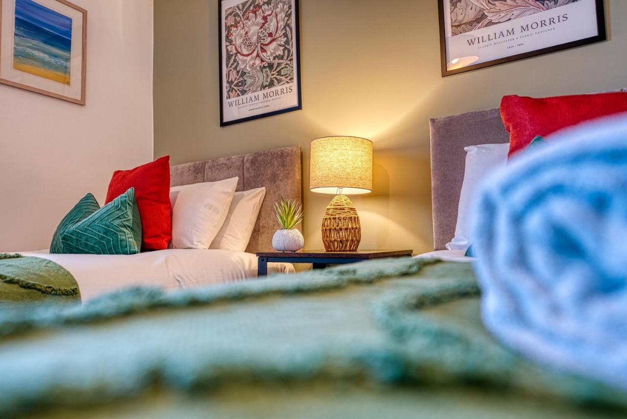 Ashcroft Loft By Timeless Stays - Stunning 3 Bedroom, 2 Bathrooms, Charming Central Apartment Featuring A Balcony Cirencester Luaran gambar