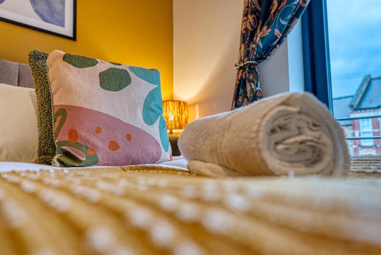 Ashcroft Loft By Timeless Stays - Stunning 3 Bedroom, 2 Bathrooms, Charming Central Apartment Featuring A Balcony Cirencester Luaran gambar